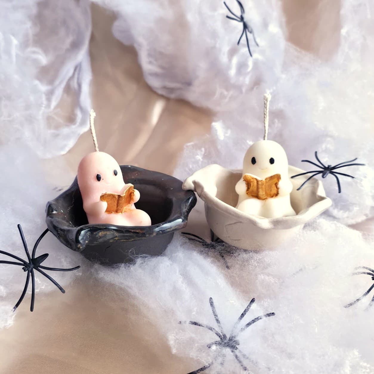 Little Ghost Reading candle